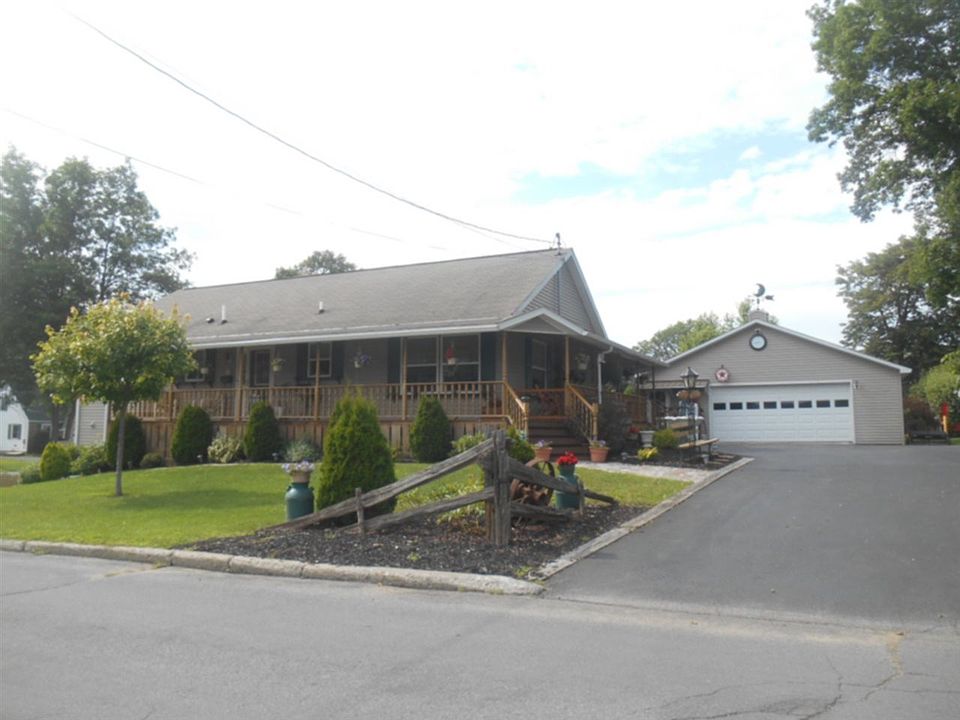 1st image of 7 Alvern Ave