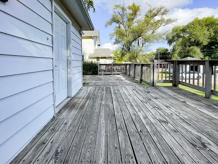 2125 W Jackson St — Photo 29