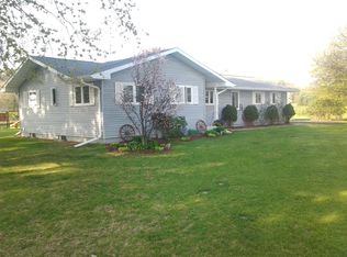 E1512 Erickson Rd, Waupaca, WI 54981