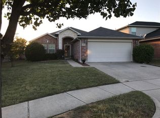 6004 English Saddle Ln, Denton, TX 76210