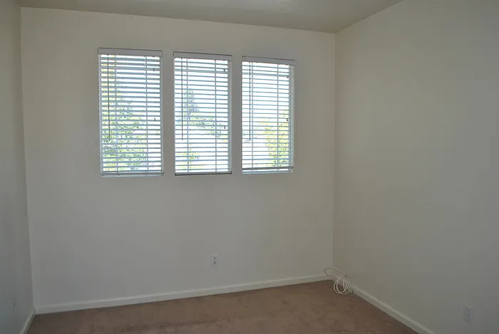 7956 Robinson Dr — Photo 13