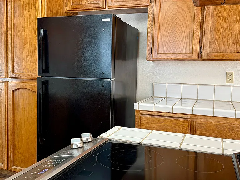 993 E Edgemont Dr — Photo 14