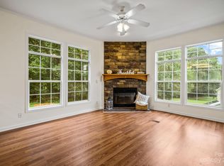 2250 Sterling Ridge Dr, Newton, NC 28658