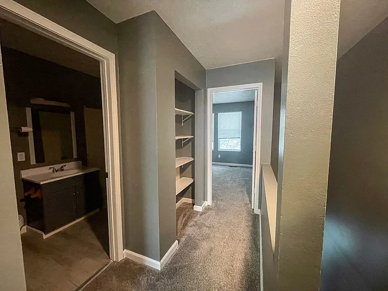 Clinic Court Apartments — Photo 66