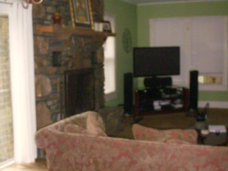 21 N Locust Ave — Photo 4