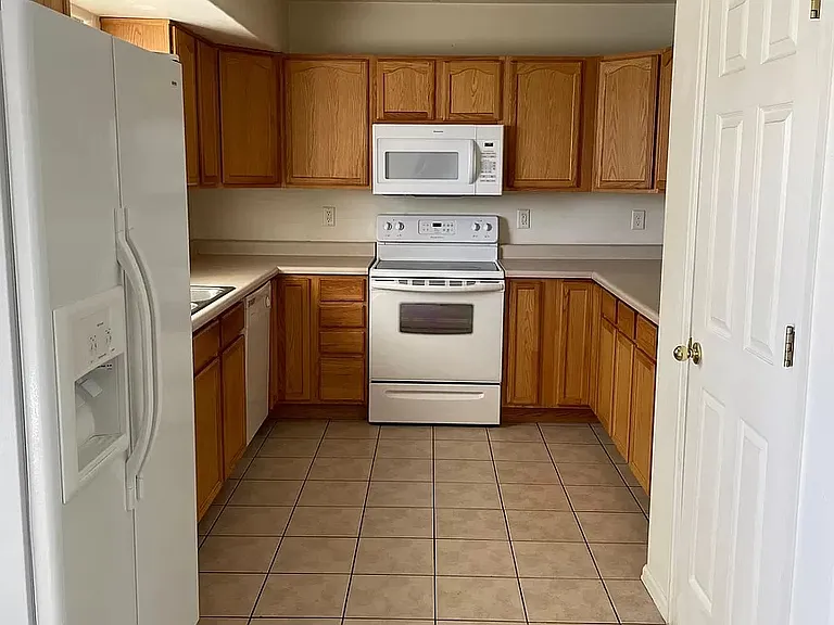 800 Cow Bell Ct — Photo 11