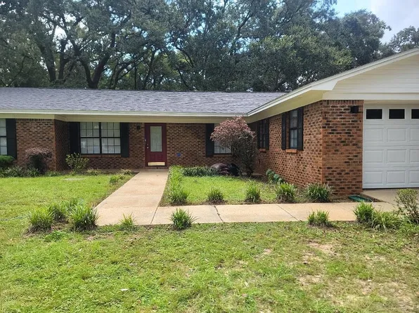 5748 Princeton Dr, Pensacola, FL 32526