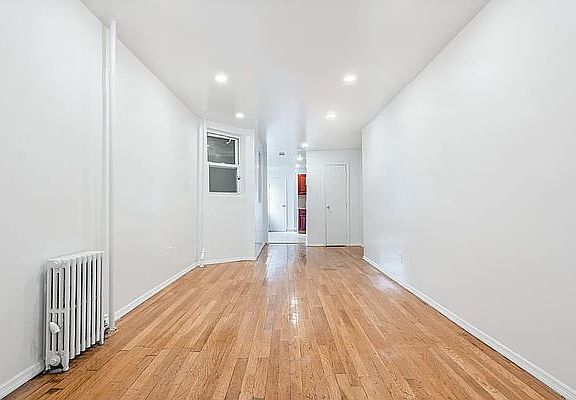 5th image of 723 11th Ave #4D