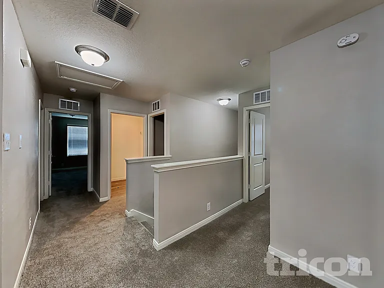 4945 Hallies Gdn — Photo 16