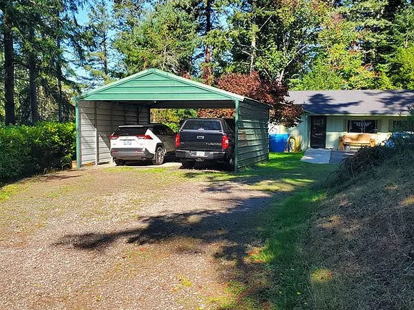 1945 Hazel St, Myrtle Point, OR 97458