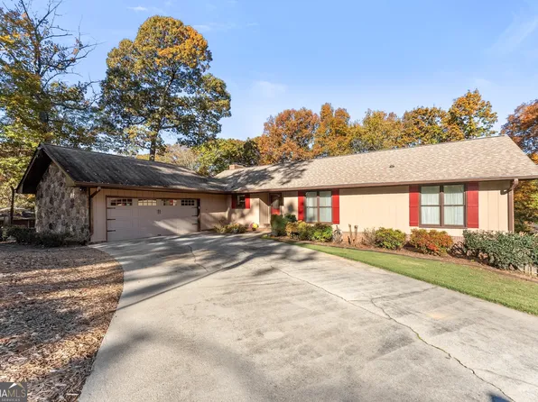 5788 Norton Cir, Flowery Branch, GA 30542