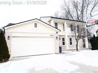 22321 Cascade Dr, Novi, MI 48375