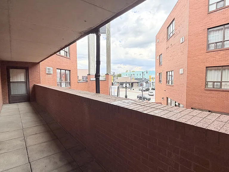 10 Pearl St W #106 — Photo 21