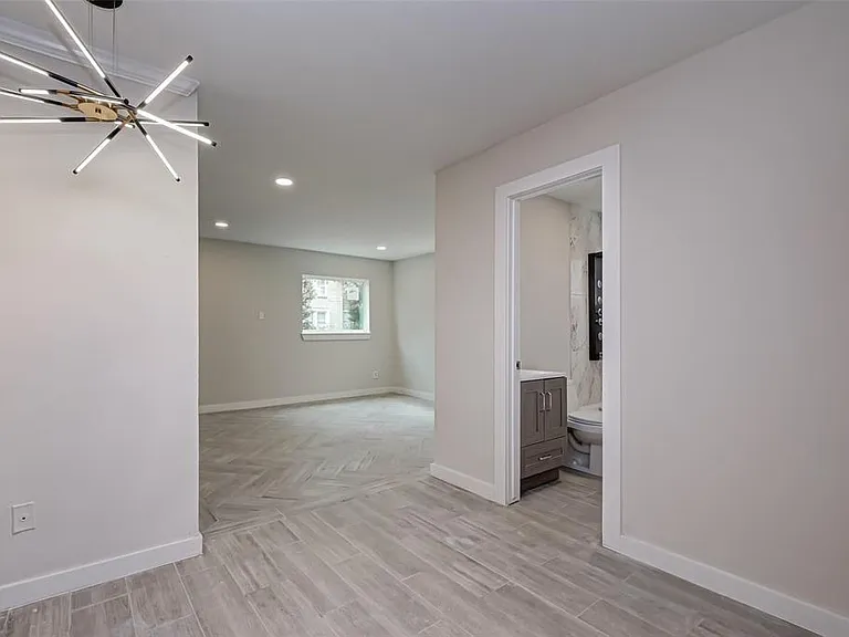 1747 Wroxton Ct #2 — Photo 7