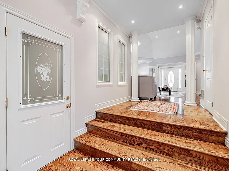 9 Robson Pl E — Photo 11