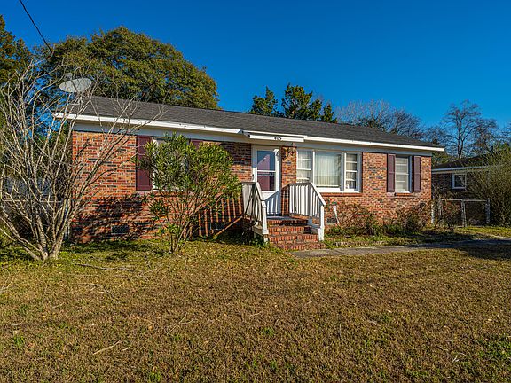 3rd image of 405 Sarah Dr