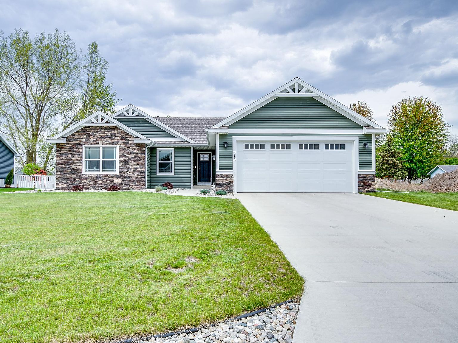 8441 Cottonwood Dr, Freeland, MI 48623 Zillow