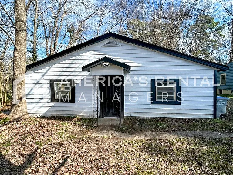 3716 Main St — Photo 3