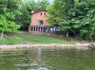 3583 Mitchell Rd, Lapeer, MI 48446