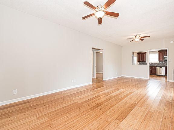 5th image of 530 N Main St