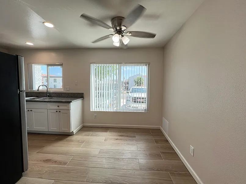 2 bed, 850 sqft, $2,495 — Photo 4