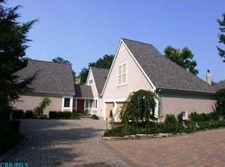 1489 Roxbury Rd, Columbus, OH 43212