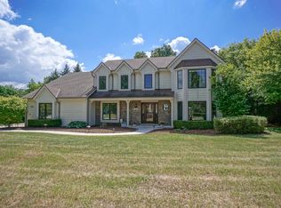 1311 Shelly Ln, Hartland, WI
