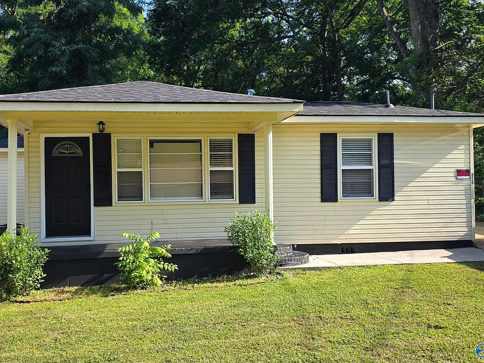 325 S Plymouth Rd NW