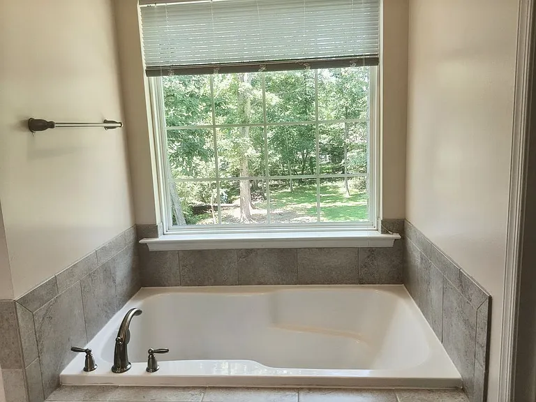 2913 Lakeview Pkwy — Photo 12
