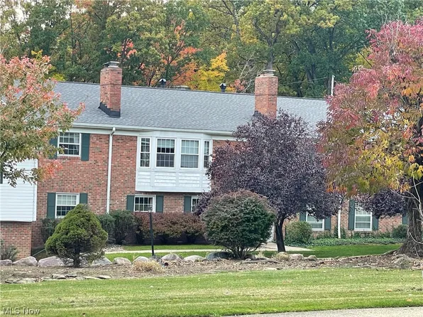 7050 Carriage Hill Dr APT 104, Brecksville, OH 44141