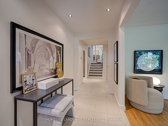 4th image of 21 Colonnade Rd