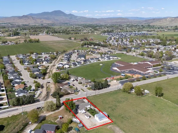 1877 E 12th St, Emmett, ID 83617