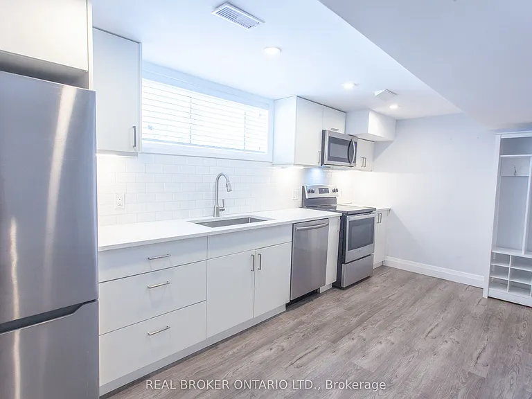 397 Mississaga St W #BASEMENT — Photo 2