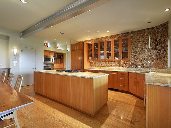 3rd image of 9611 Bell Mountain Dr