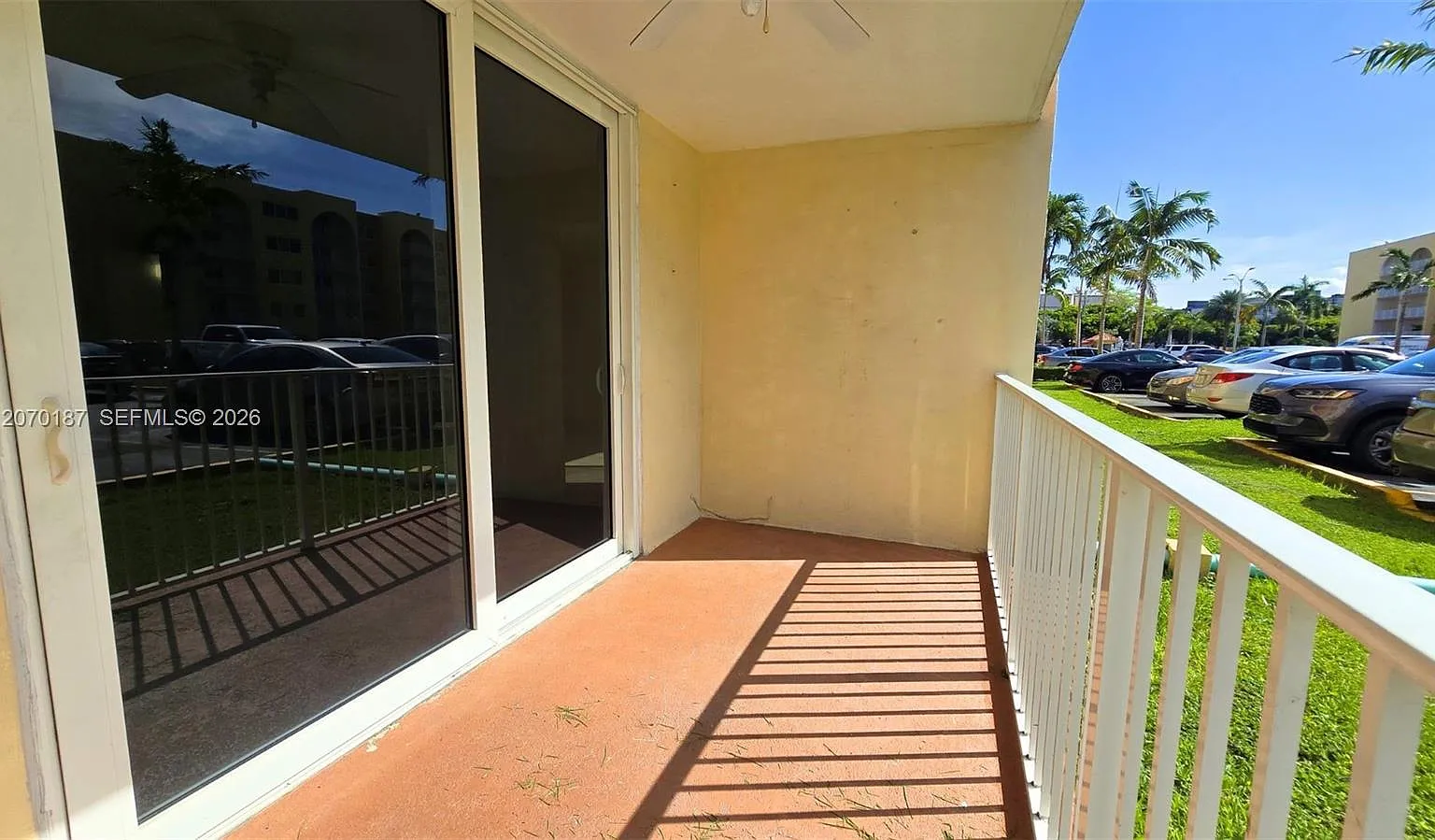 Coral Gate West Condo — Photo 3