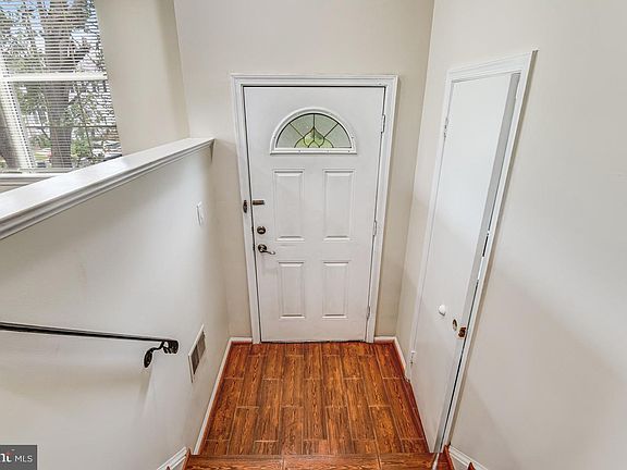 4th image of 7435 Courtland Cir