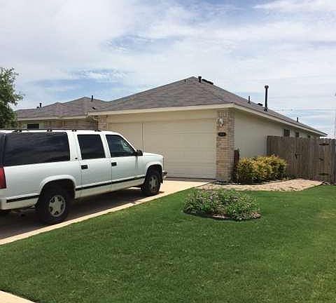 3rd image of 1010 Stewart Dr