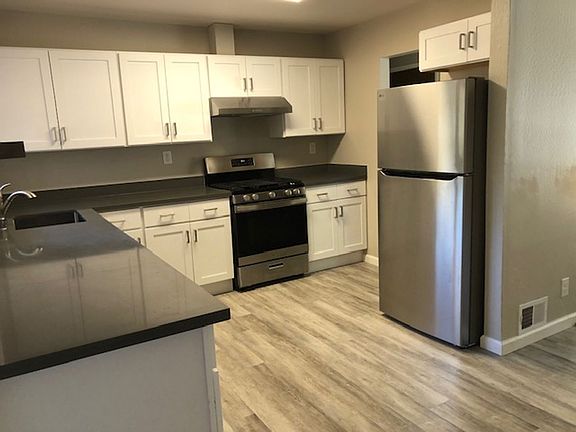 3rd image of 1036 Zamora Dr