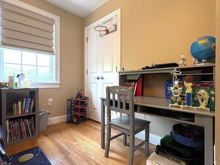 6 Dickson Ave — Photo 20