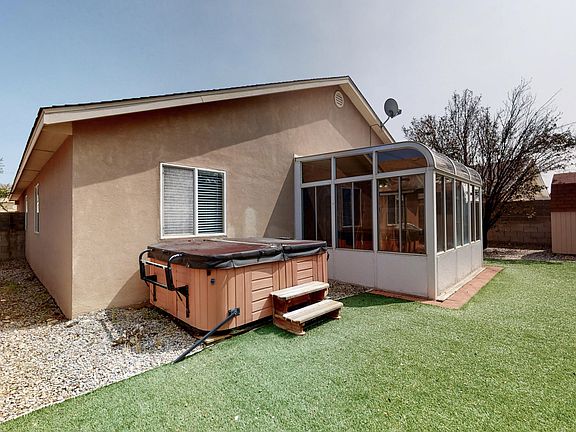 2nd image of 431 Adirondack Pl SE