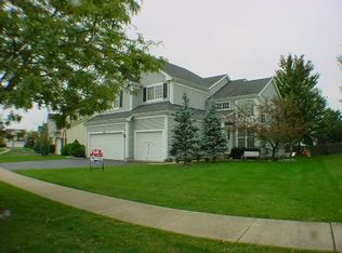 624 Wintergreen Cir, Naperville, IL