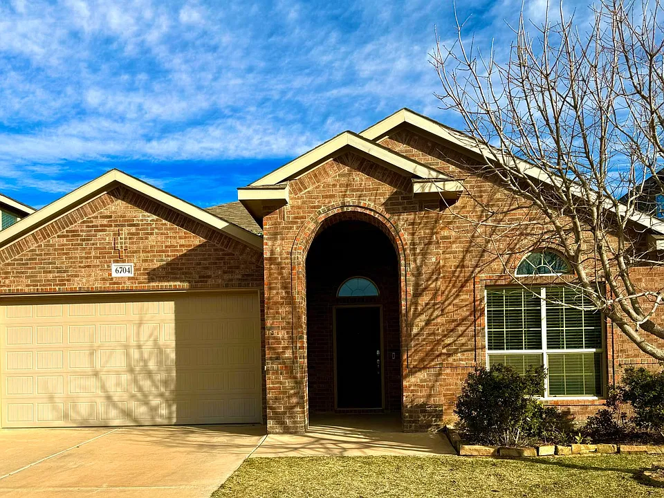 6704 Colony Rd