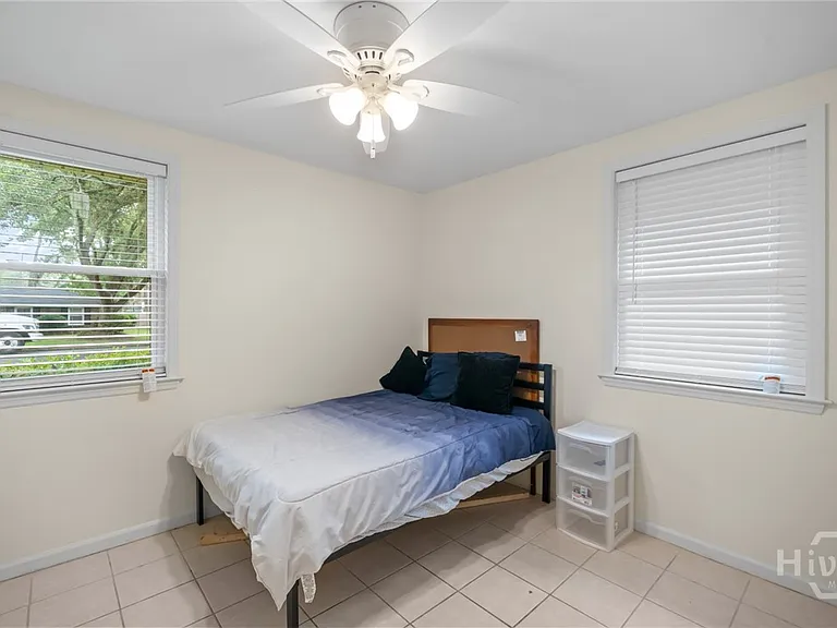 527 Red Oak Dr — Photo 11