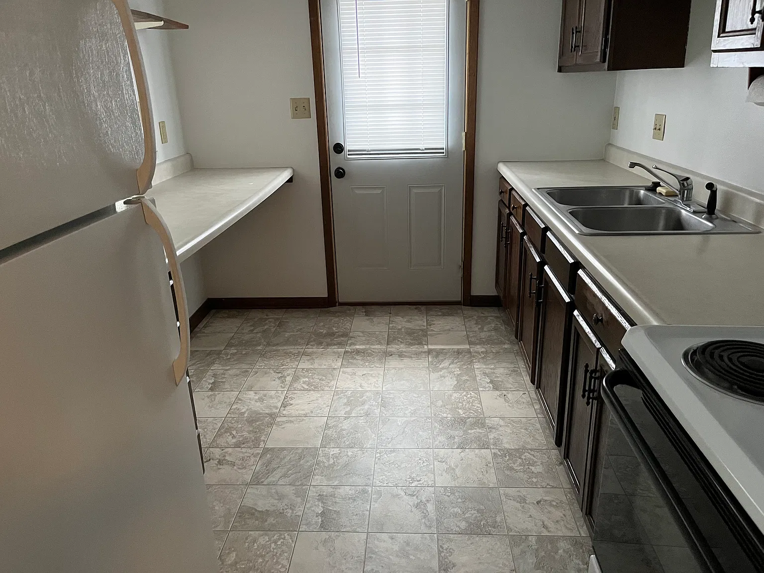 2 bed, 900 sqft, $900 — Photo 4