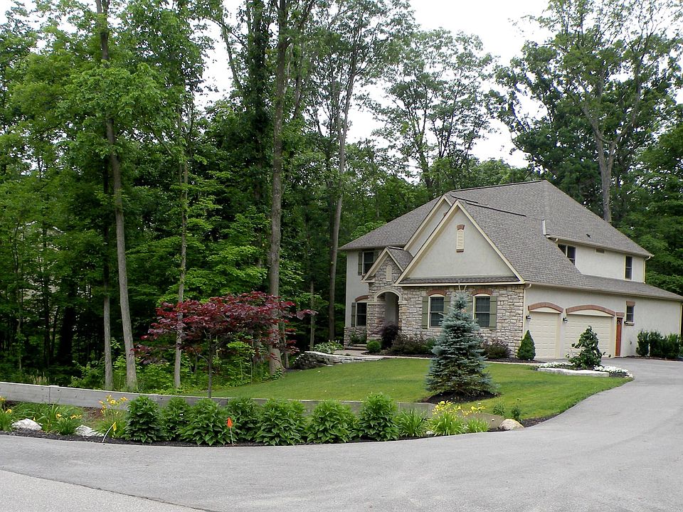 One acre wooded lot