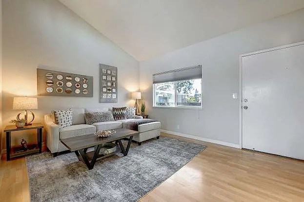 480 E Okeefe St #309 — Photo 1