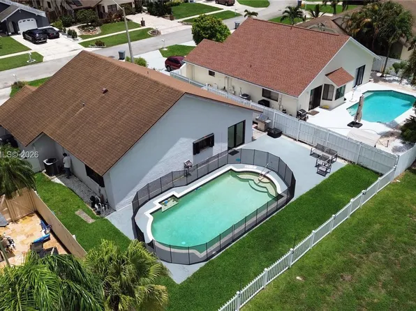 22738 Pickerel Cir, Boca Raton, FL 33428