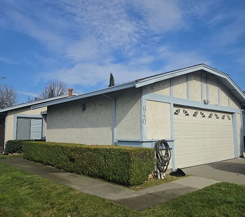 940 Matthew Ct