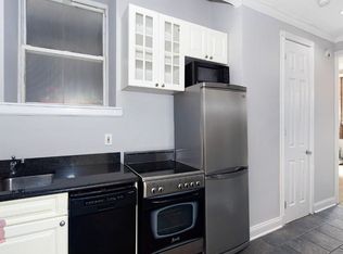 210 E 25th St APT LW, New York, NY 10010