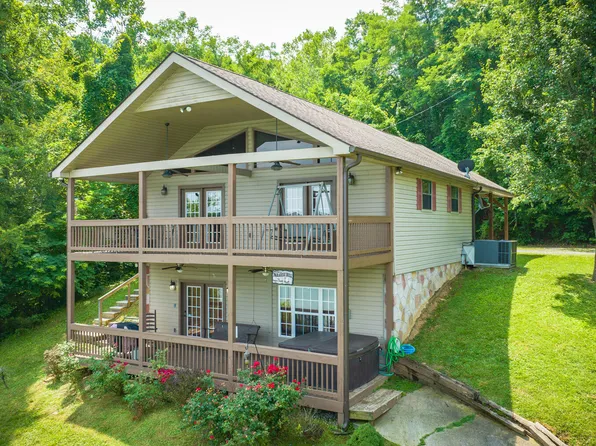 930 Red Bud Ln, Sevierville, TN 37876